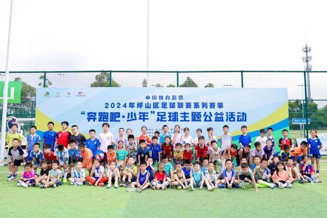 中国女排3-2淘汰美国，赛后球员表现评分：3满分3优秀 2及格