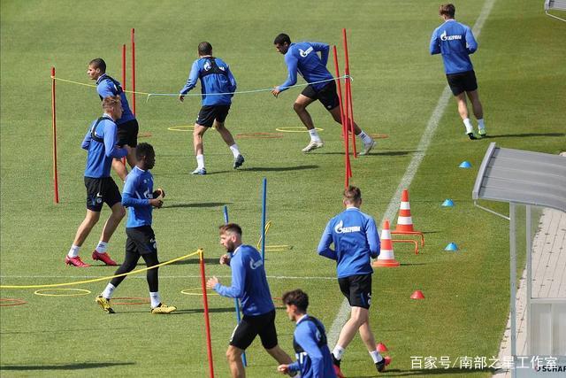 库明加为何放弃湖人投身狼队？夏窗未定的人还有哪些